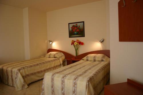 Hotel Focus Varna Rum bild