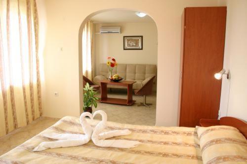 Hotel Focus Varna Rum bild